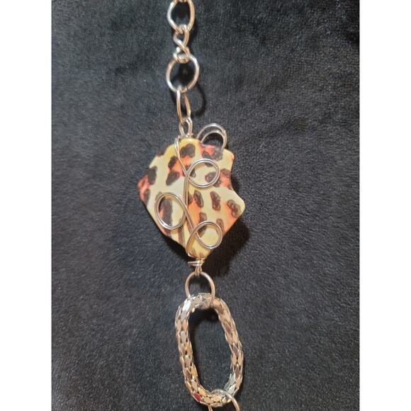 Women's Statement Necklace With Leopard Print Beads And Silver Chain Links - Picture 5 of 5